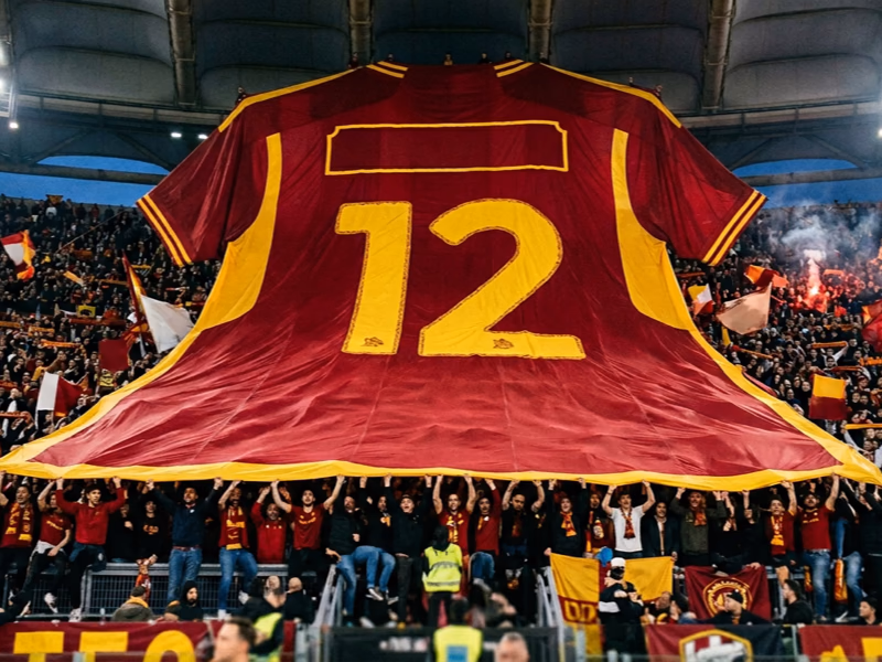 Maillot géant déployé en cérémonie pré-match